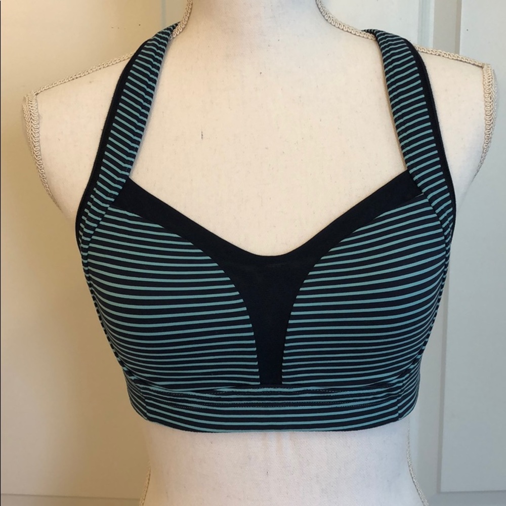 Lululemon athletica 34C sports bra Ta Ta Tamer